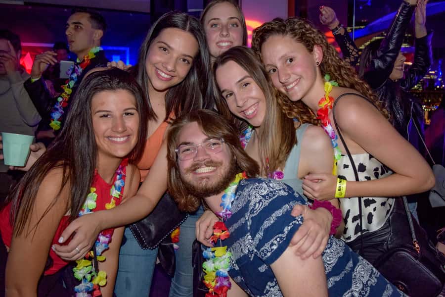 Sydney: Big Night Out Pub Crawl with Local Party Hosts - Scruffy Murphys, pizza, and a useful pause