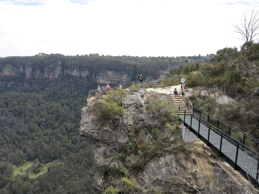 Sydney: Blue Mountains Wildlife & Bushwalk Small-Group Tour - Three Sisters, Jamison Valley, and the famous photo stop