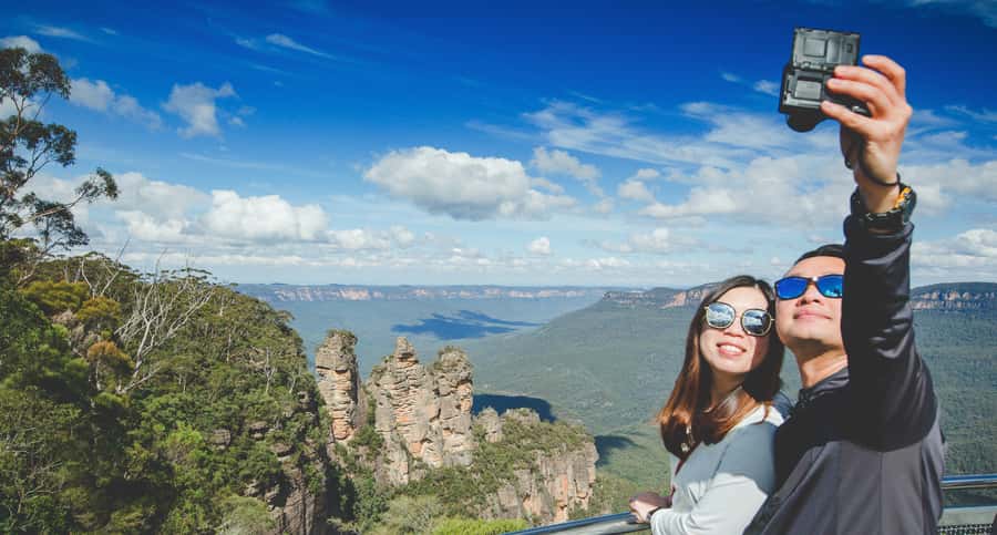 Sydney: Blue Mountains Wildlife & Bushwalk Small-Group Tour - Central Sydney pickup and the long ride west