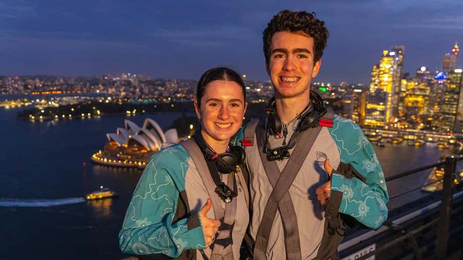 Sydney: BridgeClimb Sydney Harbour Summit Night - Should you book it?