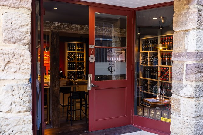 Sydney Cellar Door - Old Vine Expressions Wine Tasting - The hosts shape the experience