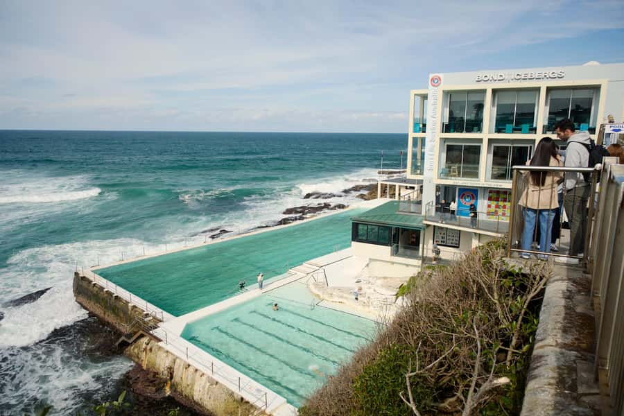 Sydney: City and Bondi Beach Private Luxury Half-Day Tour - A four-hour route that gives you Sydney’s outline