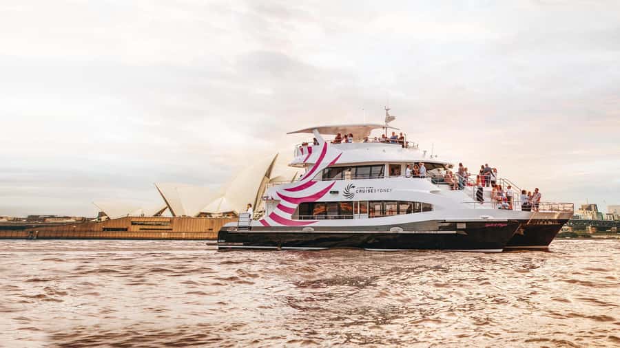 Sydney: Dinner Cruise with 3-Course Meal - What the Sydney Harbour dinner cruise feels like