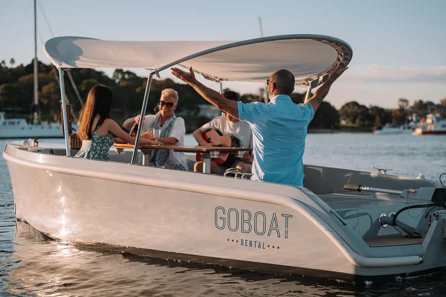 Sydney: Electric Boat Rental from Cabarita Point - Setting Off From Cabarita Point