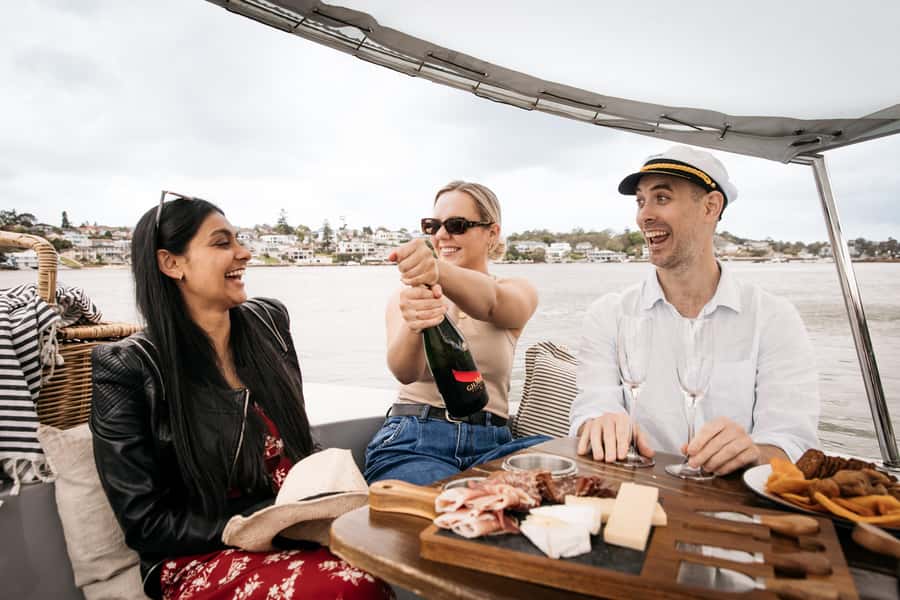 Sydney: Electric Boat Rental from Cabarita Point - Hen and Chicken Bay: An Easy First Stretch