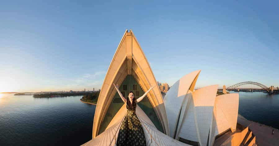 Sydney: Eugene Onegin at Sydney Opera House - Tatyana’s dream world and Onegin’s refusal