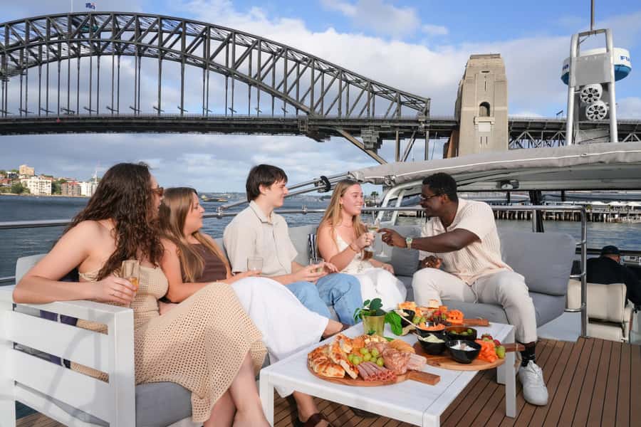 Sydney: Golden Glow Sunset Harbour Cruise with 1 Drink - HEAVEN gives you more than one viewing angle