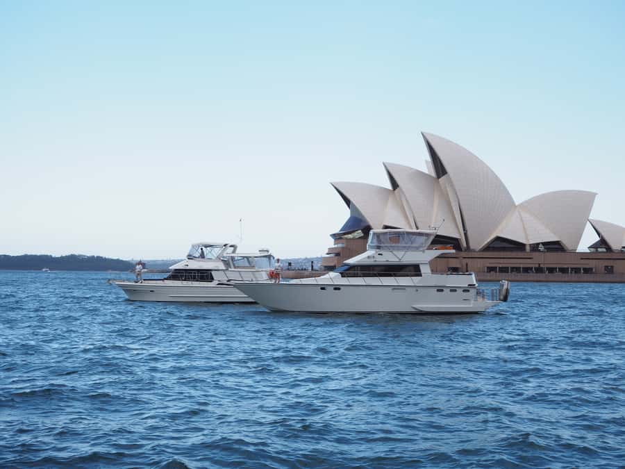 Sydney Harbour: 2-Hour Morning Yacht Cruise with Morning Tea - Under the Harbour Bridge and past the Opera House