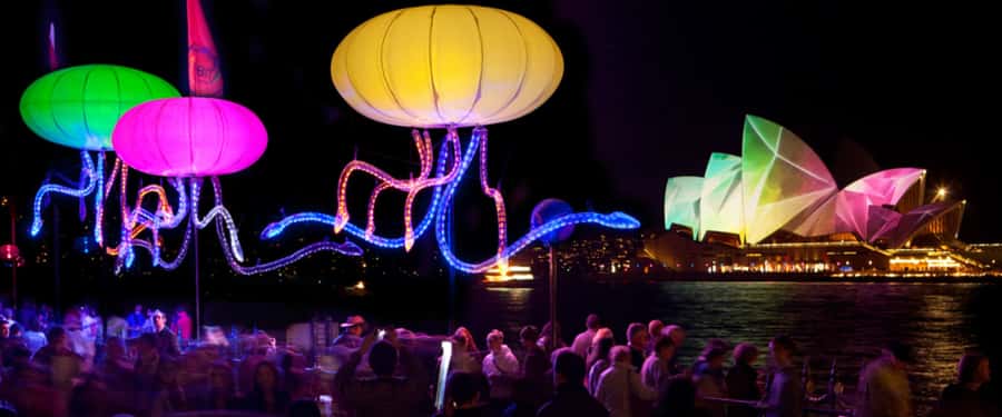 Sydney Harbour: 30 Minute Slow Jet Boat Vivid Cruise - Photos, reflections, and choosing your seat