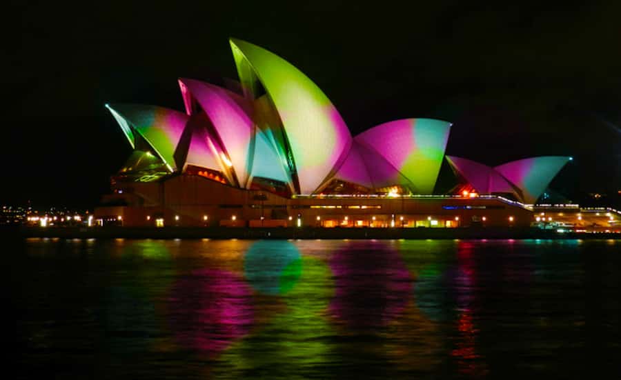 Sydney Harbour: 30 Minute Slow Jet Boat Vivid Cruise - Staff, language, and onboard basics