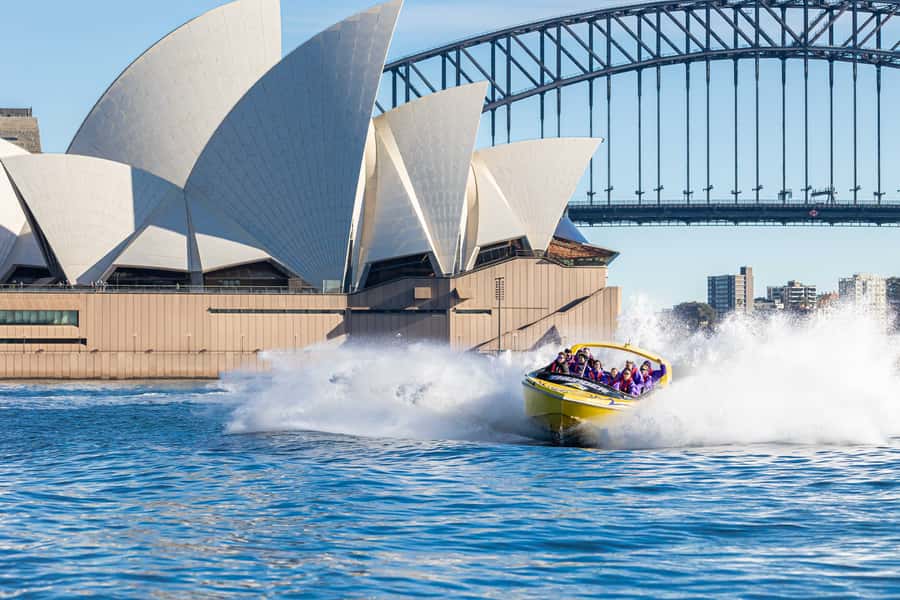 Sydney Harbour: 45-Minute Extreme Adrenaline Rush Ride - What the best skipper-led rides feel like