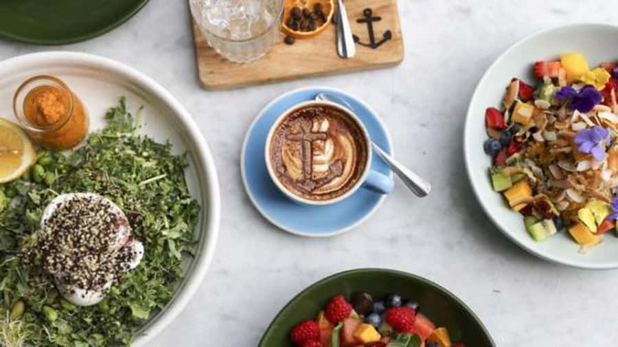 Sydney Harbour & Bondi: Morning Highlights with Breakfast - The guide and the value of a small group