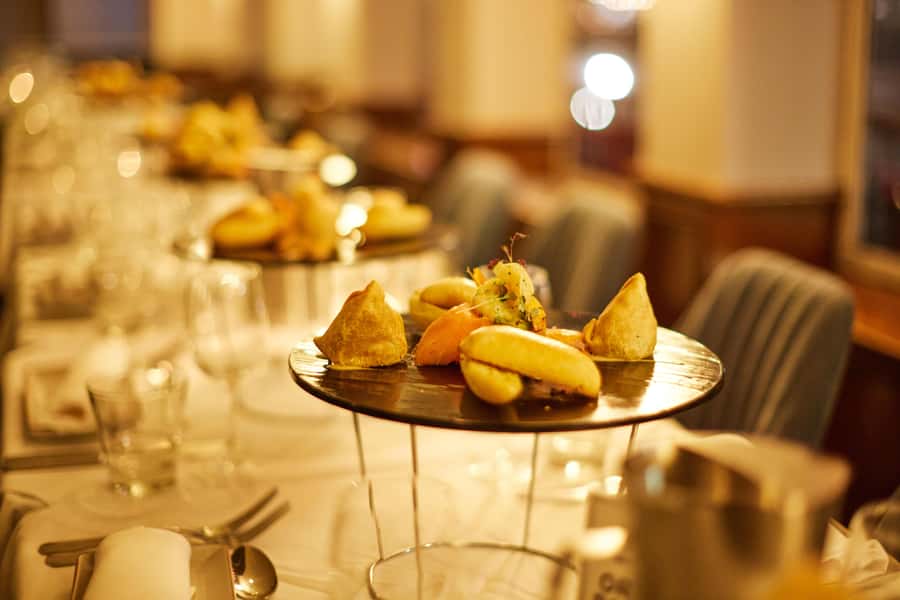 Sydney Harbour: Cabaret Cruise with 3-Course Dinner - A three-course dinner with a strong seafood opening
