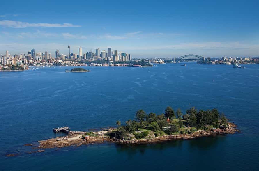 Sydney: Harbour Cruise with Buffet Lunch - Sydney Harbour from the water