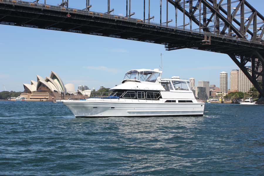 Sydney: Harbour Cruise with Gourmet BBQ Lunch, Beer and Wine - Meeting at Commissioners Steps near the MCA
