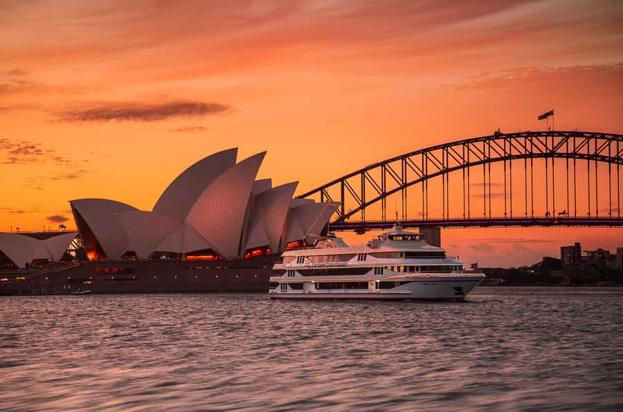 Sydney: Harbour Dinner Cruise with 3, 4 or 6-Course Menu - Key points at a glance