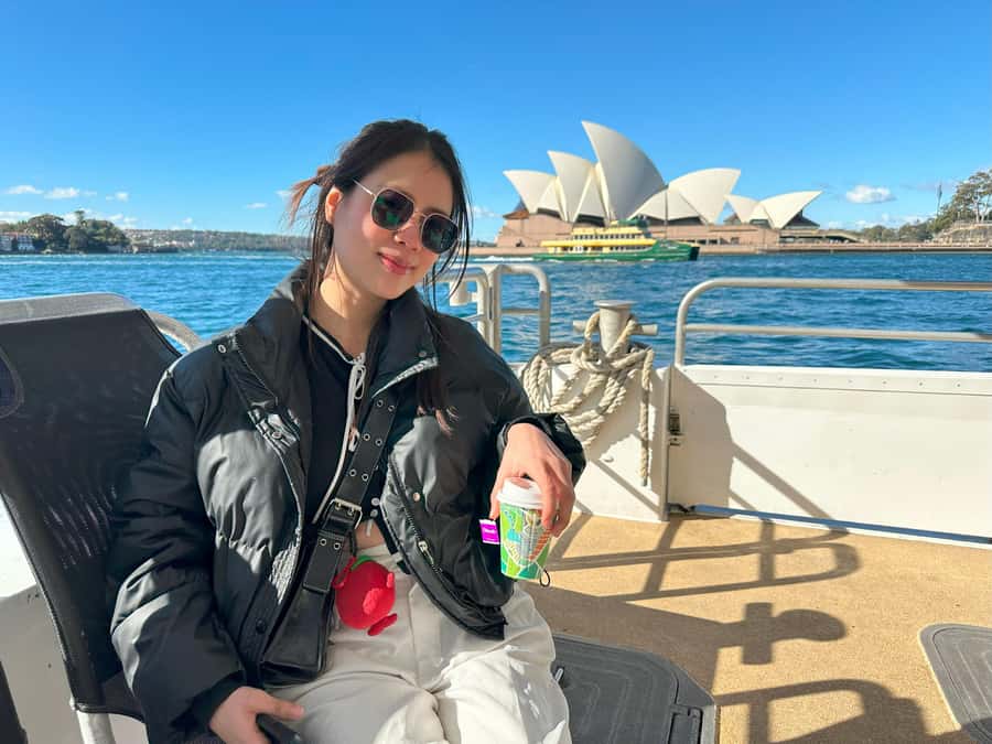 Sydney Harbour Sightseeing Cruise from Circular Quay - Taronga Zoo and Kirribilli House from the water
