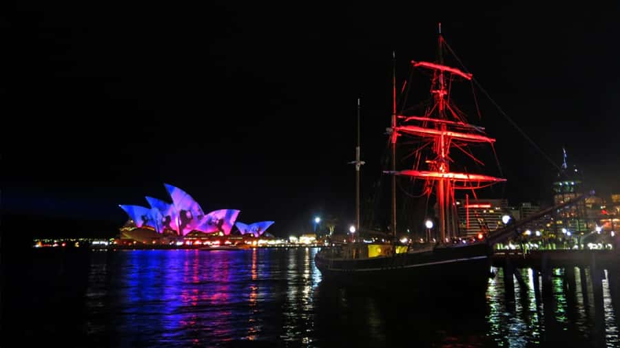 Sydney Harbour: Tall Ship Vivid Dinner Cruise - Why Vivid looks different from a tall ship