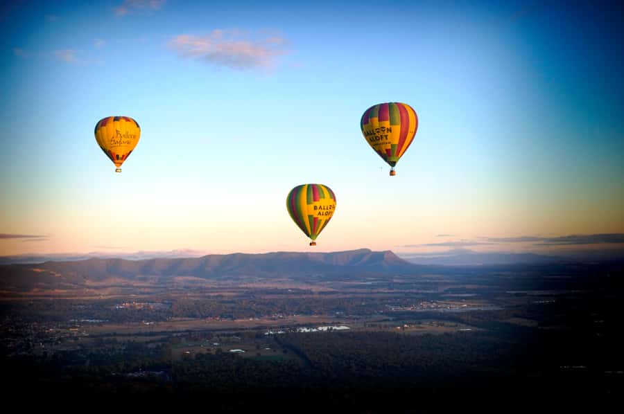 Sydney: Hunter Valley Sunrise Balloon Flight with Transfer - The pre-dawn road trip to the Hunter Valley