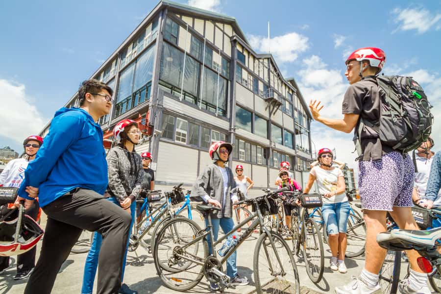 Sydney: Iconic Sights 4-Hour Bike Tour - Observatory Hill and the historic waterfront