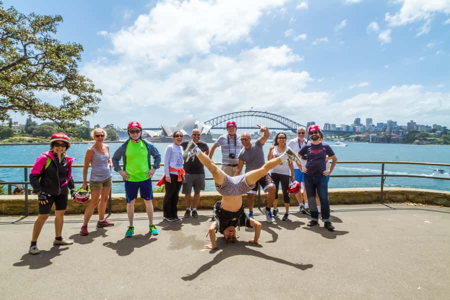 Sydney: Iconic Sights 4-Hour Bike Tour - Chinatown, Darling Harbour, and the Queen Victoria Building