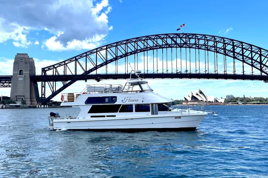 Sydney: Intimate Vivid Harbour Cruise with Canapes - Key points at a glance