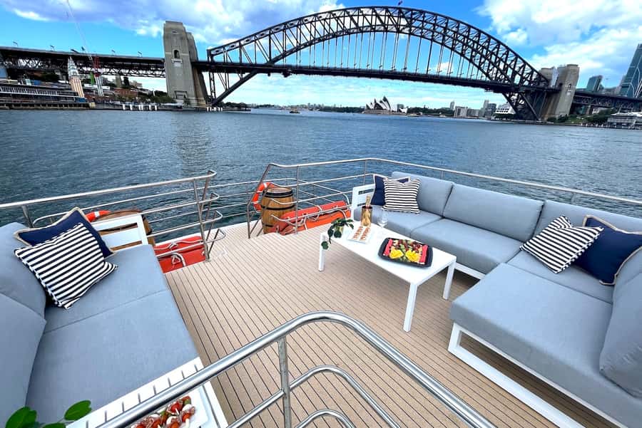 Sydney: Intimate Vivid Harbour Cruise with Canapes - What the 90-minute cruise feels like
