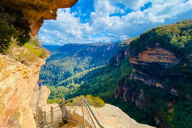 Sydney: PRIVATE Blue Mountains, Wildlife & Cruise Luxe Tour (10h) - Lincoln’s Rock and the first big view
