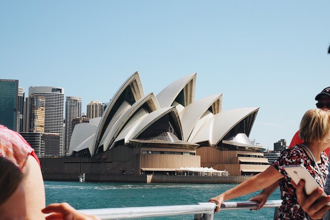 Sydney Private Half-Day Cycling Exploration - Sydney Tower Eye, a quick skyline pause