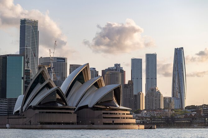 Sydney Queer Walking Tour - Kinselas Hotel and the first Mardi Gras