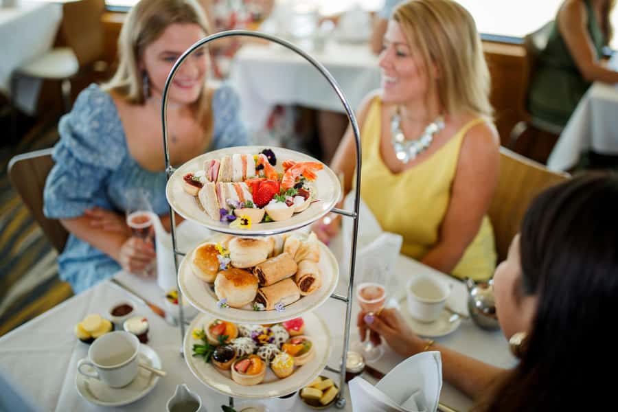Sydney: Relaxing High Tea Cruise on Sydney Harbour - Afternoon tea with Sydney as your backdrop