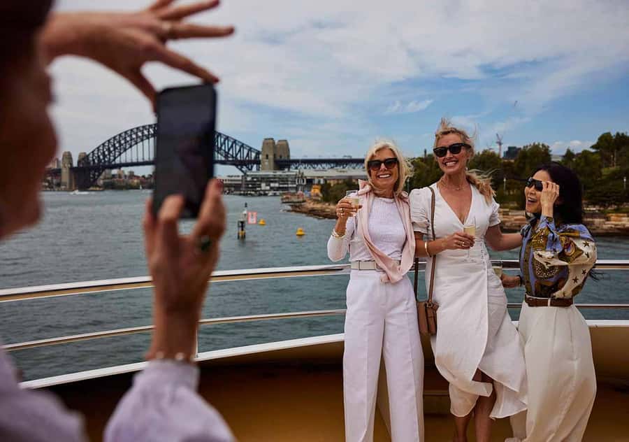 Sydney: Relaxing High Tea Cruise on Sydney Harbour - Sparkling wine, tea and extra drinks