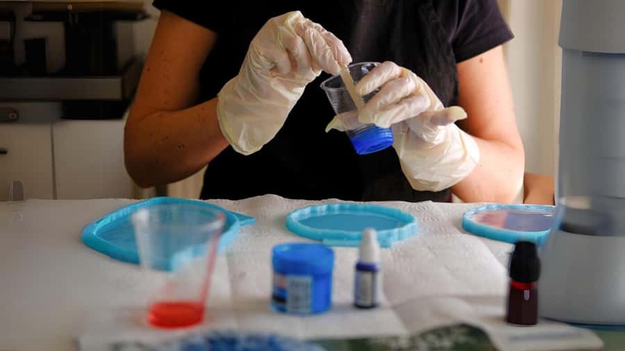 Sydney: Resin Art Classes - Cheeseboards & Coasters - What happens during the one-hour class
