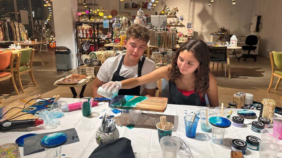Sydney: Resin Art Classes - Cheeseboards & Coasters - Choosing colors, pigments, and embellishments