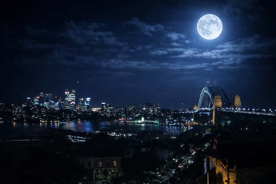 Sydney: Spirits of the Rock and Dark Past Walking Tour - Historic pubs and the original cellar