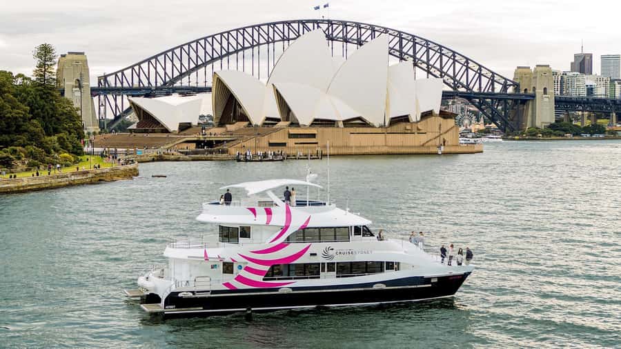 Sydney: Sydney Harbor Lunch Cruise with Welcome Drink - Boarding at Darling Harbour at 11.55 am