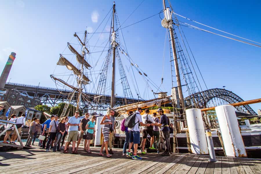 Sydney: Tall Ship Harbour Twilight Dinner Cruise - Setting sail aboard the Southern Swan or Soren Larsen