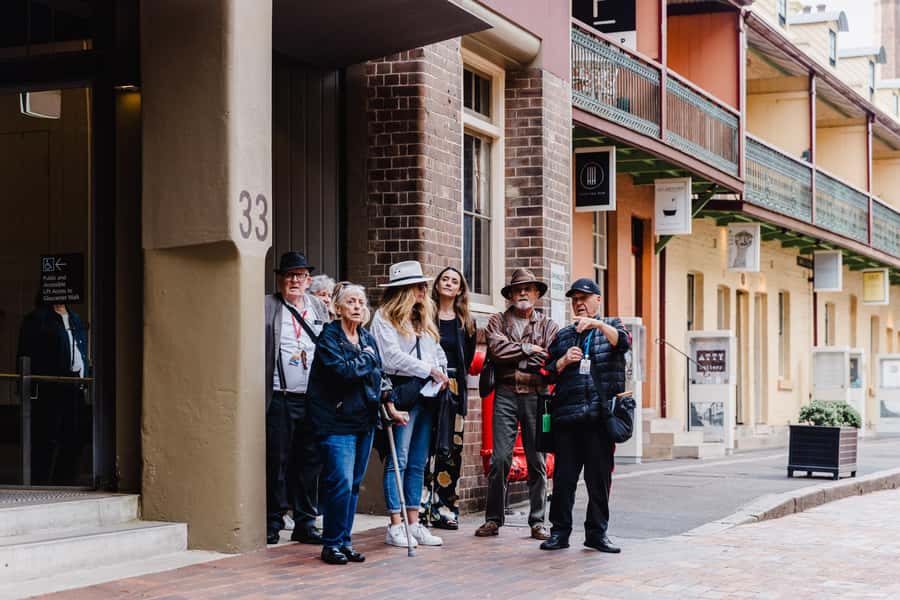 Sydney: The Rocks & Sydney Harbour Guided Walking Tour - What your guide adds to the walk