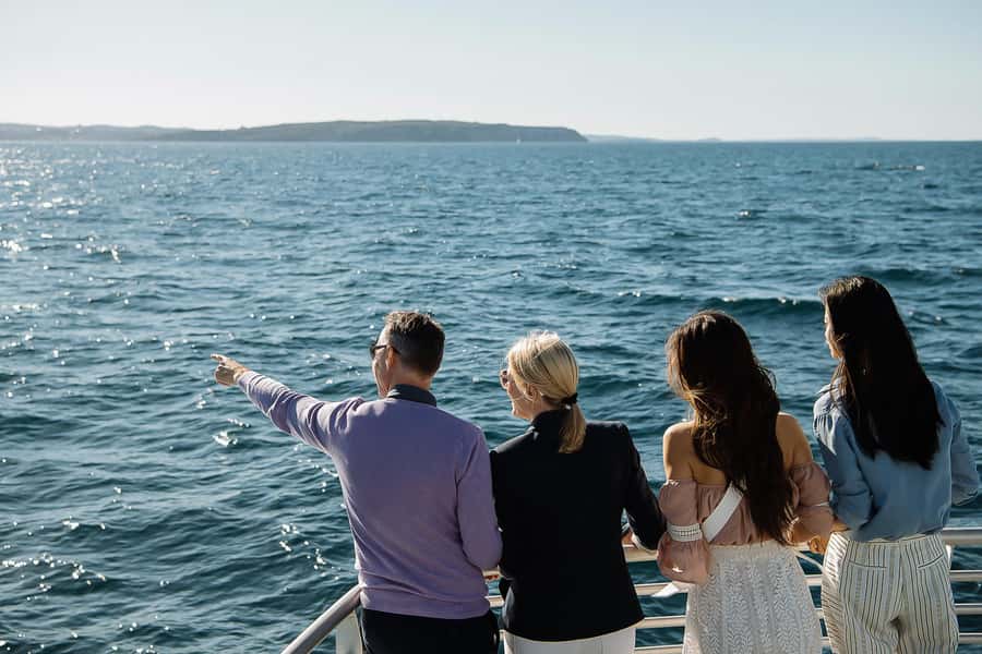 Sydney: Whale Watching & Wildlife Cruise - Watching humpbacks without crowding them