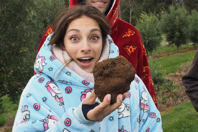 Truffle Hunt and Taste Experience in Oberon, NSW Australia - Learning how truffles are graded